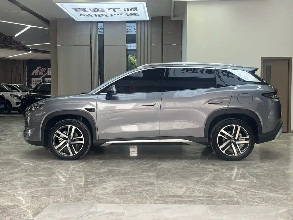 BYD L DM-i — миниатюра 4