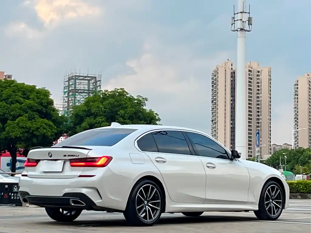 BMW 3 Series — миниатюра 7
