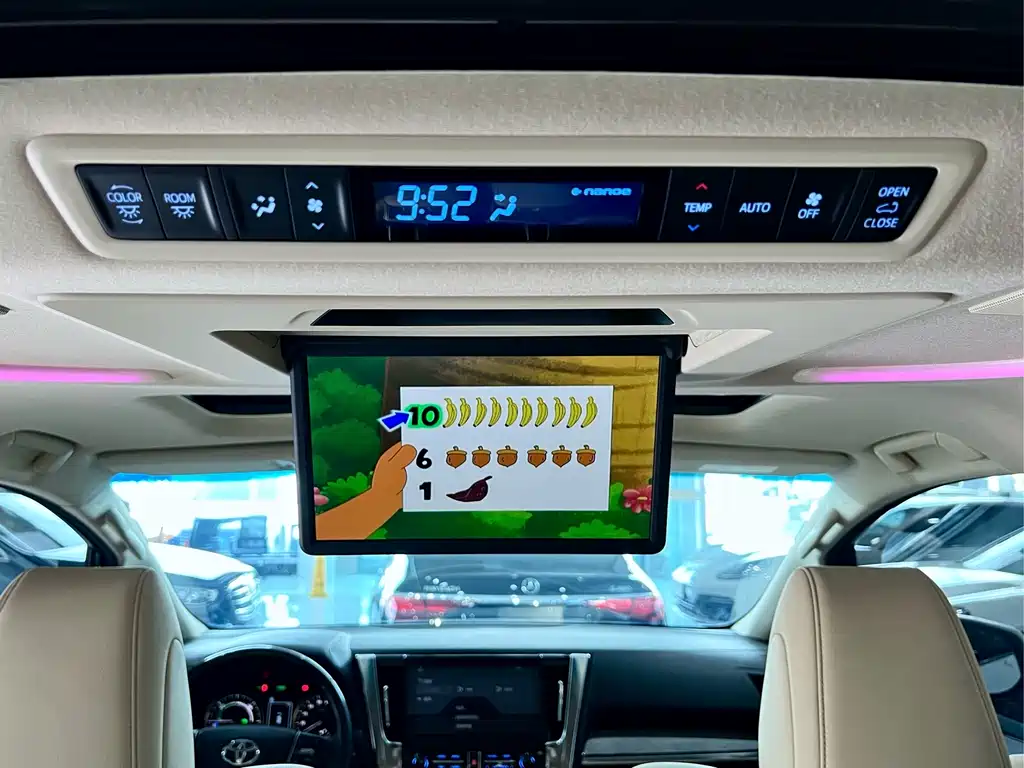 Toyota Alphard — миниатюра 18
