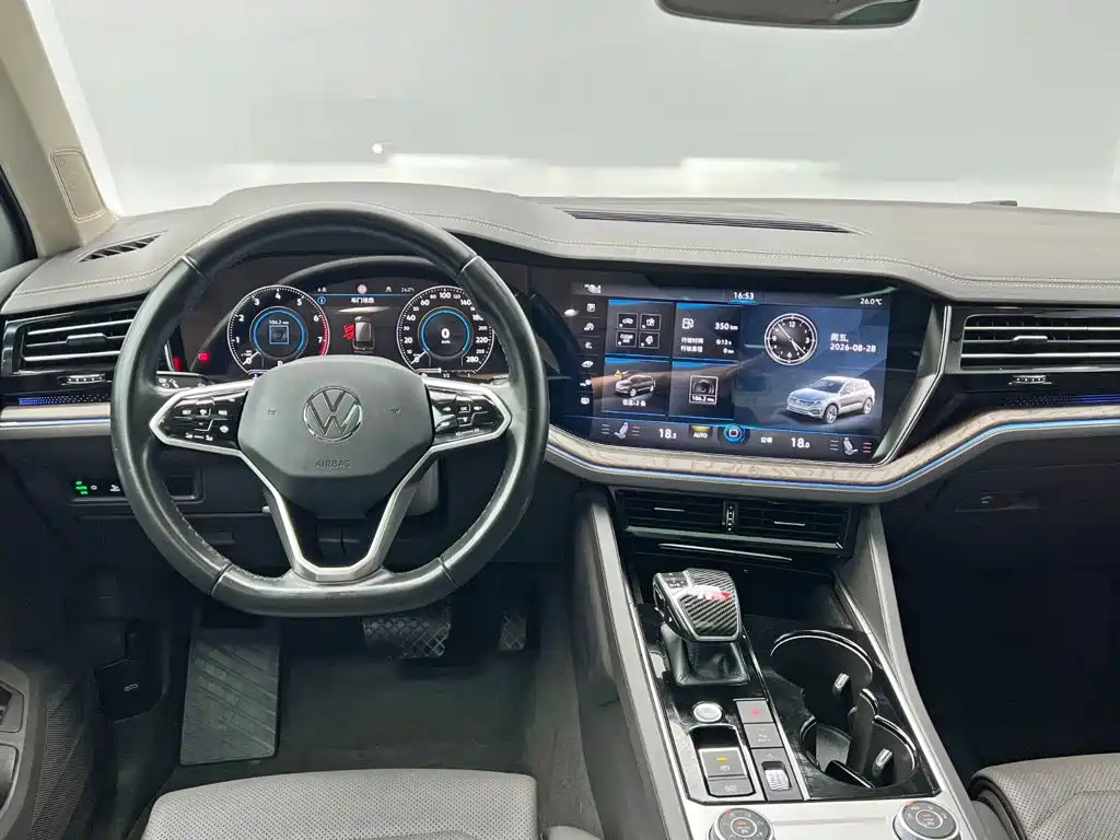 Volkswagen Touareg — миниатюра 20