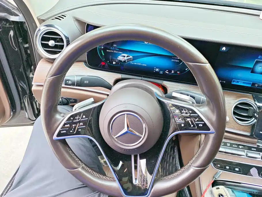 Mercedes-Benz E-Class — миниатюра 15
