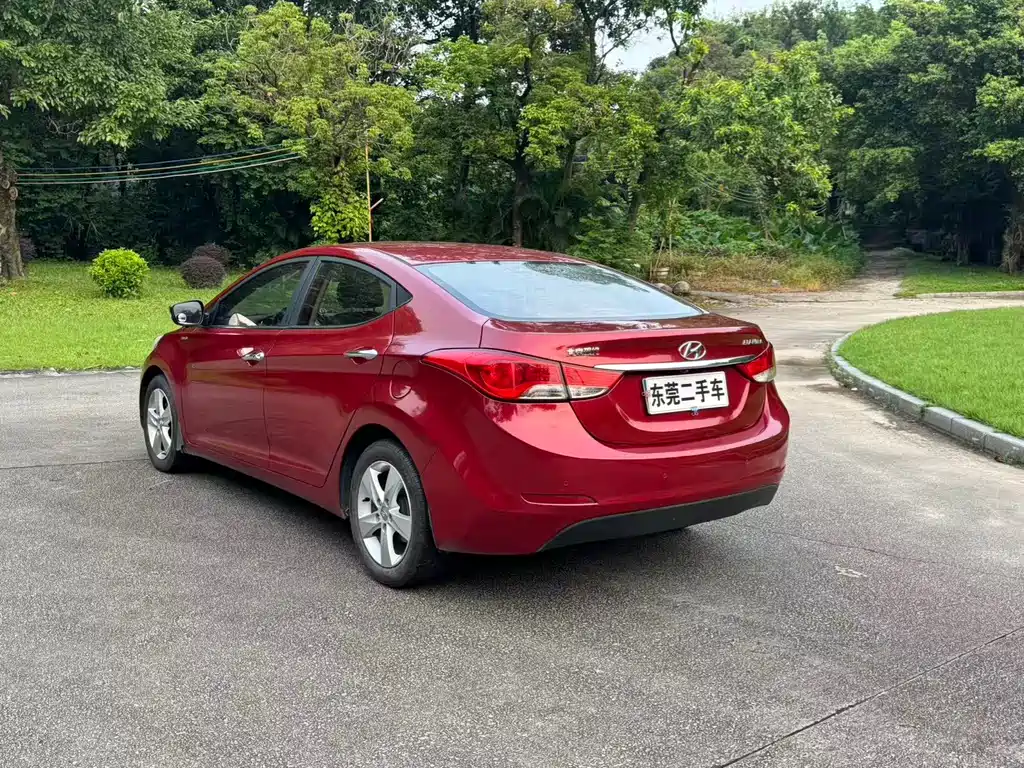 Hyundai Elantra Langdong — миниатюра 12
