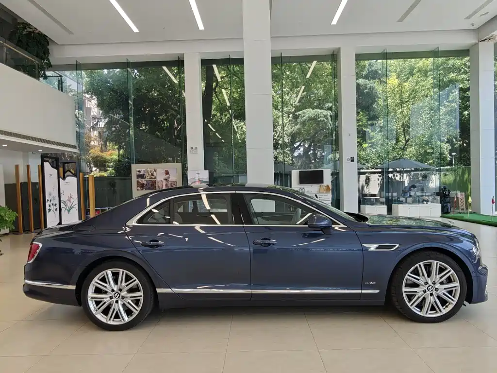 Bentley Flying Spur — миниатюра 3