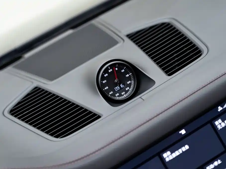 Porsche Cayenne — миниатюра 23