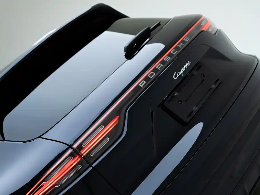 Porsche Cayenne — миниатюра 9