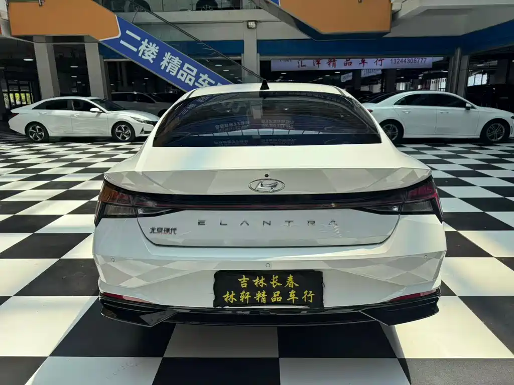 Hyundai Elantra — миниатюра 8