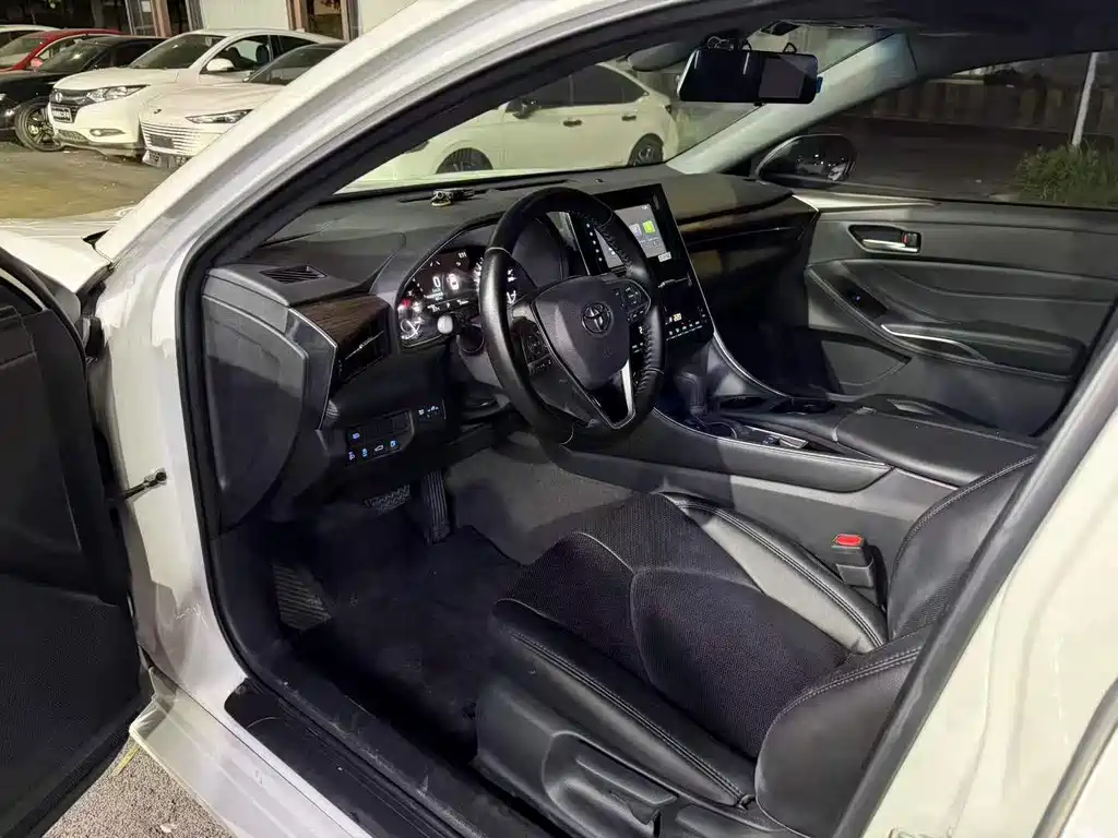 Toyota Avalon — миниатюра 2