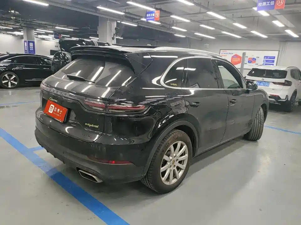 Porsche Cayenne Hybrid — миниатюра 14