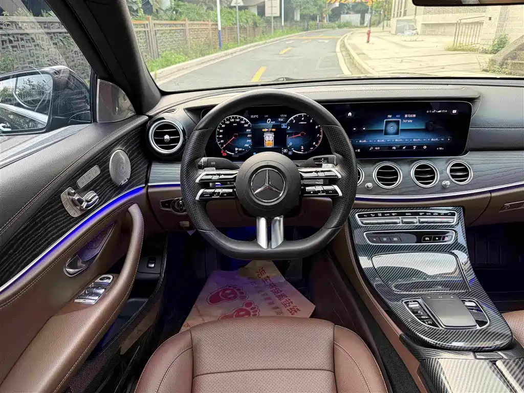 Mercedes-Benz E-Class — миниатюра 10