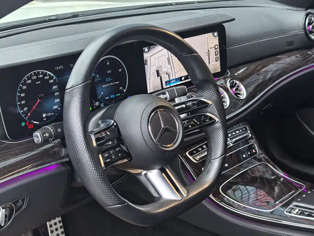 MERCEDES-BENZ E CLASS