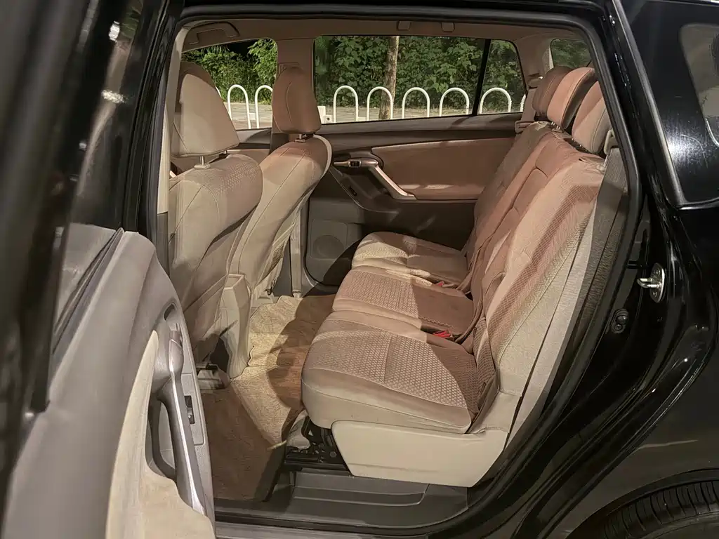 Toyota Verso — миниатюра 8