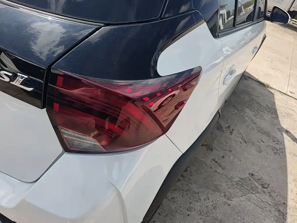 Toyota Yaris L — миниатюра 8