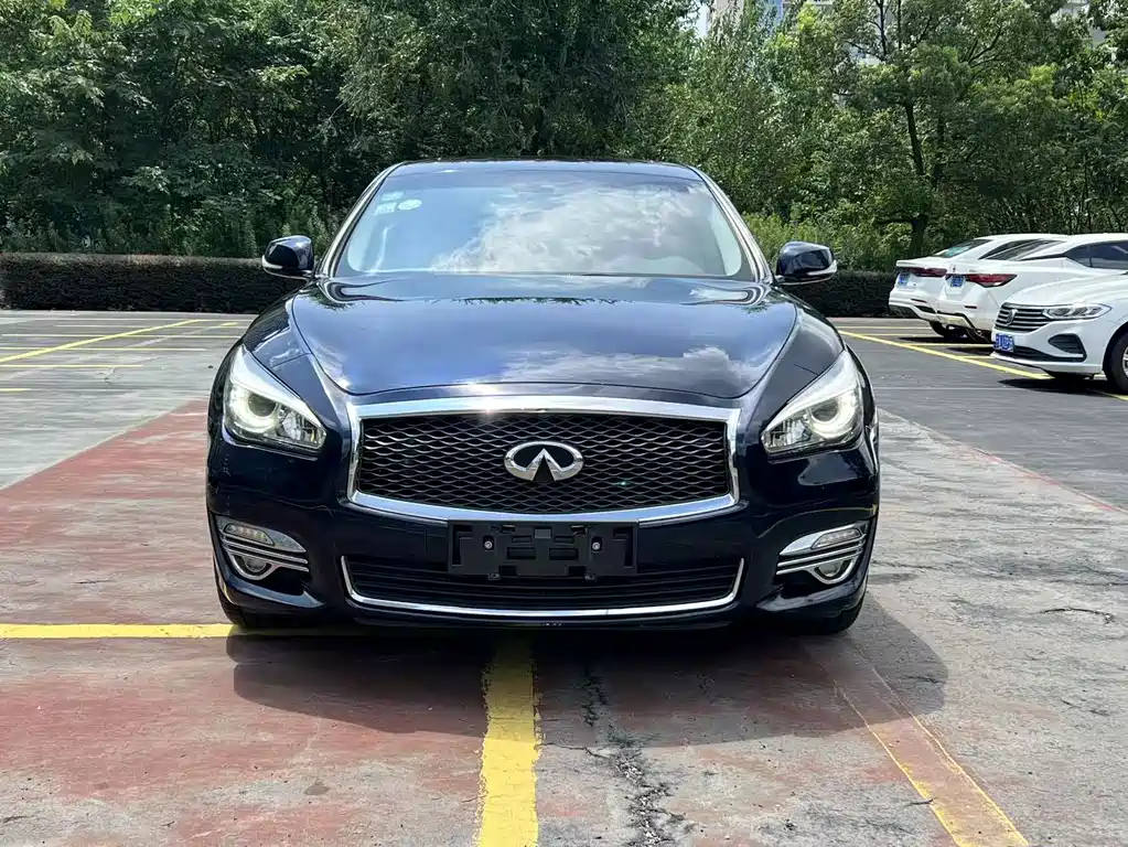 Infiniti Q70 — миниатюра 2