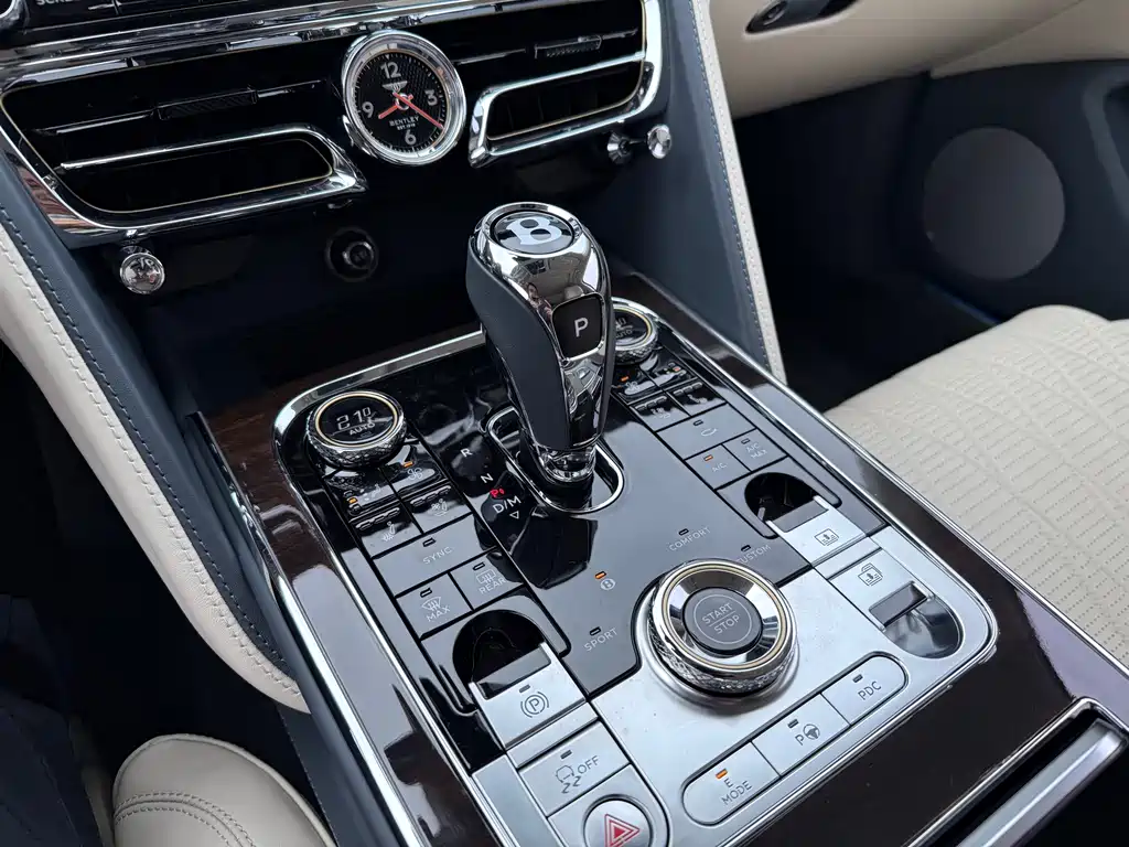 BENTLEY FLYING SPUR PLUG IN HYBRID