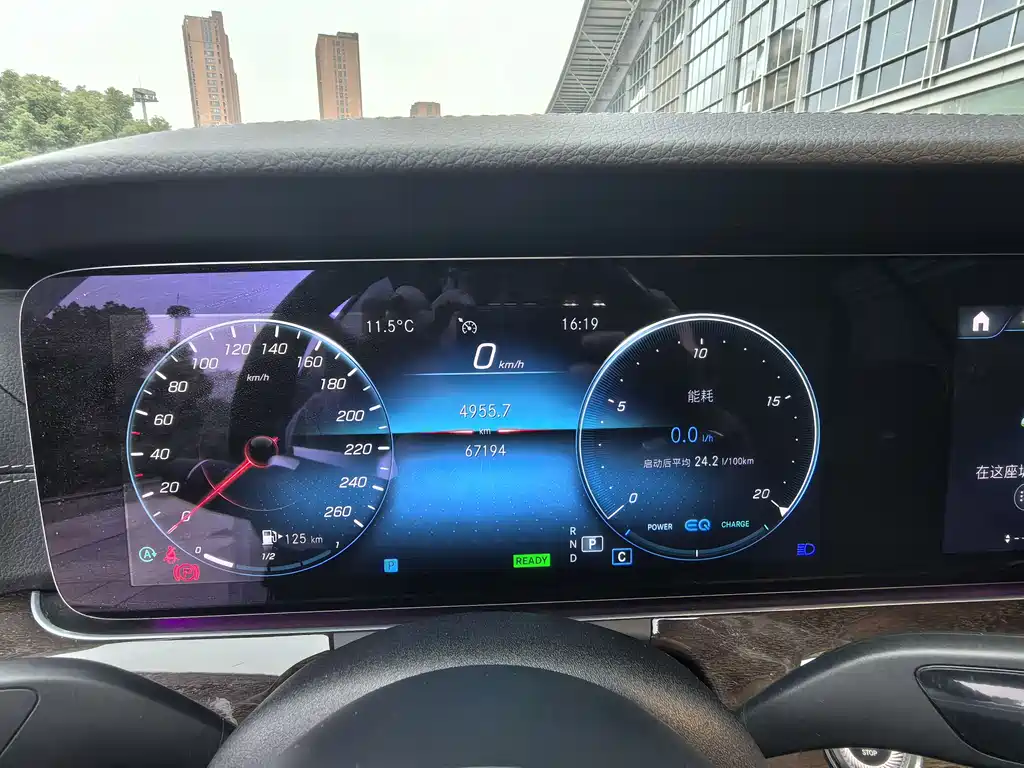 MERCEDES-BENZ E CLASS