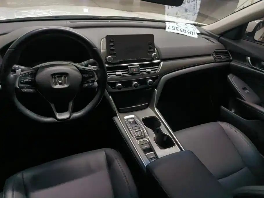 Honda Accord — миниатюра 12