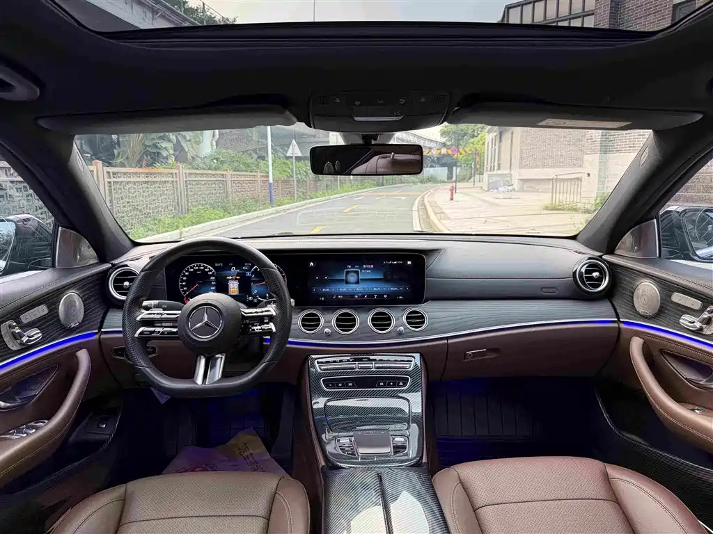 Mercedes-Benz E-Class — миниатюра 9