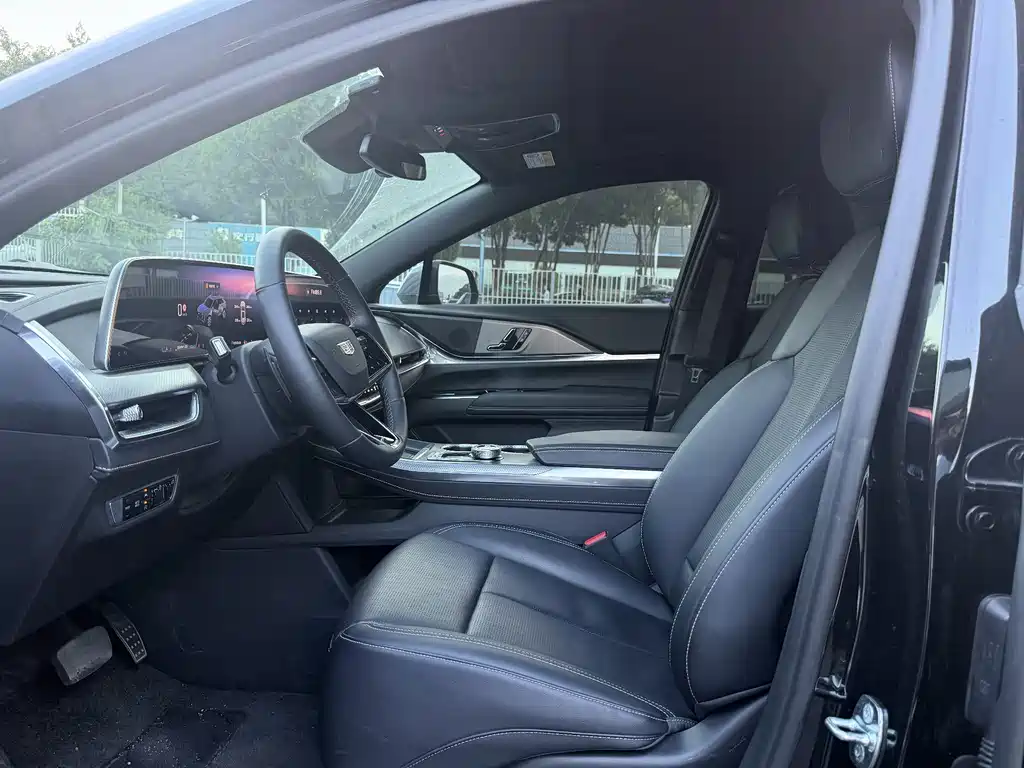 Cadillac XT5 — миниатюра 9