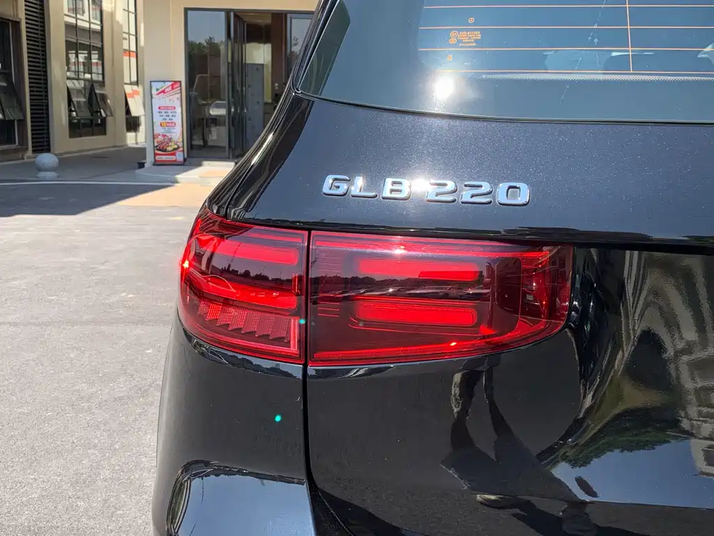 Mercedes-Benz GLB — миниатюра 14