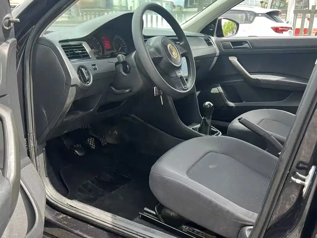 Volkswagen Santana — миниатюра 6