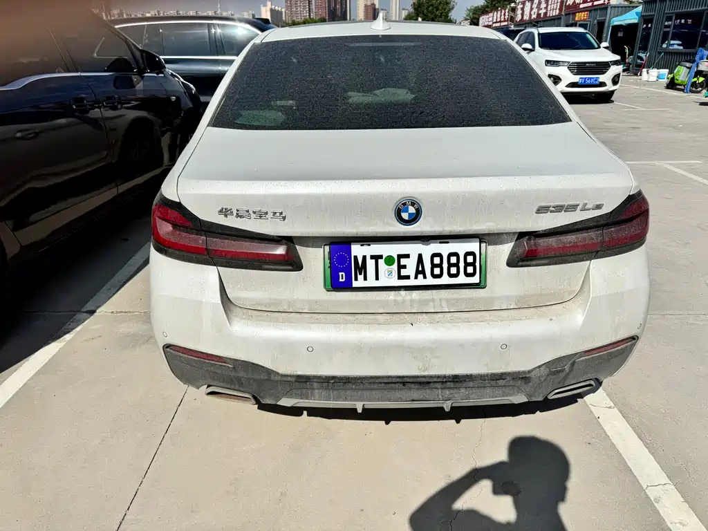 BMW 5 Series New Energy — миниатюра 8