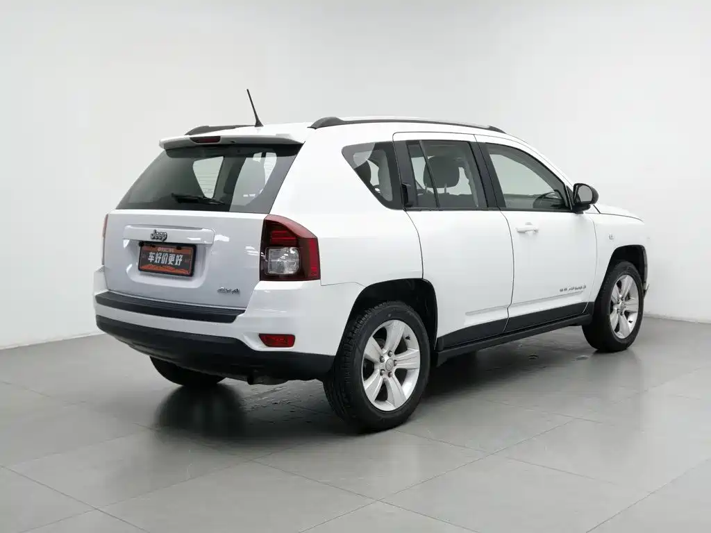 Jeep Compass (Import) — миниатюра 2