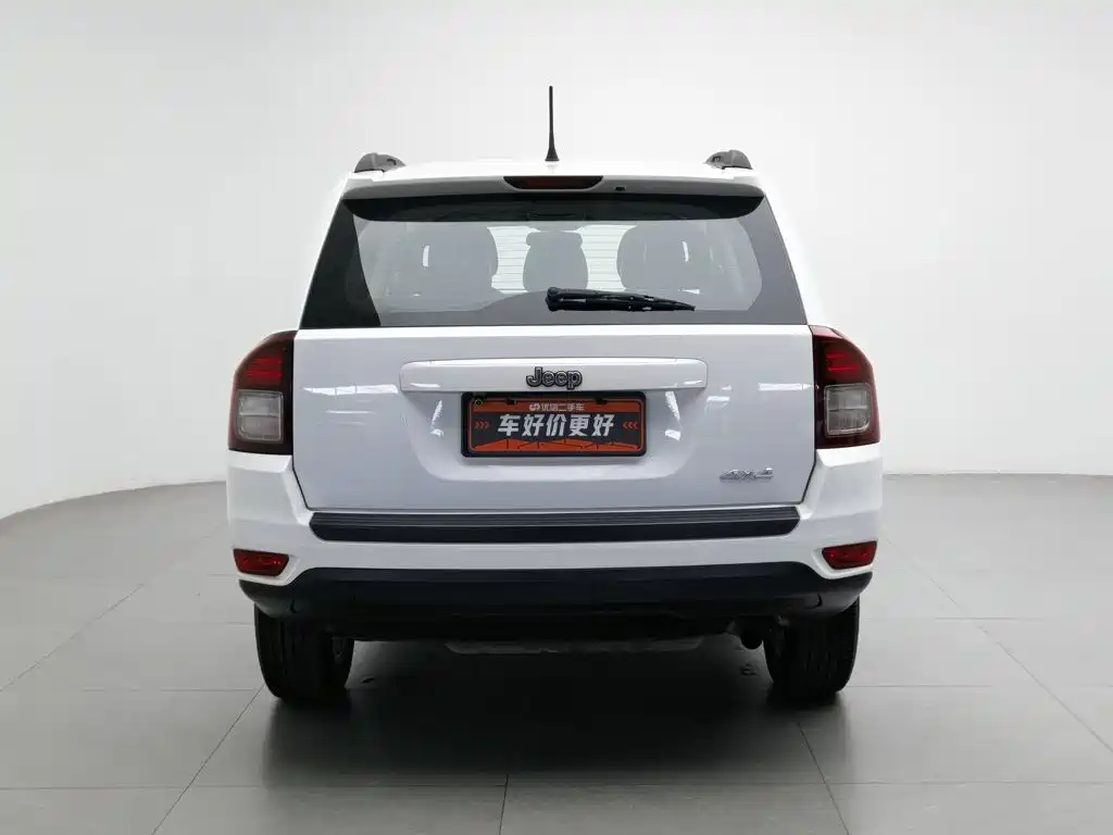 Jeep Compass (Import) — миниатюра 4