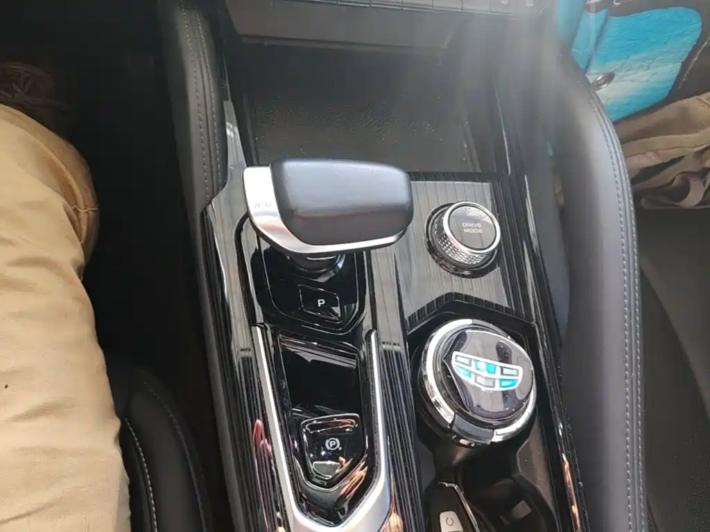 Geely Xingyue L — миниатюра 14