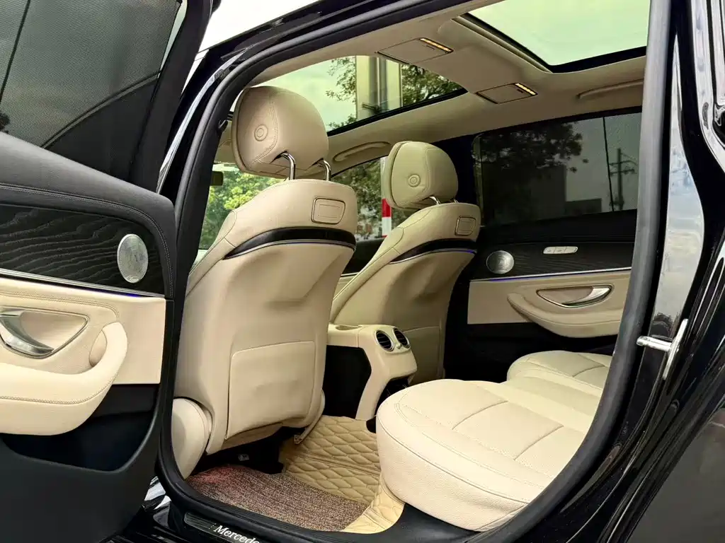 MERCEDES-BENZ E CLASS