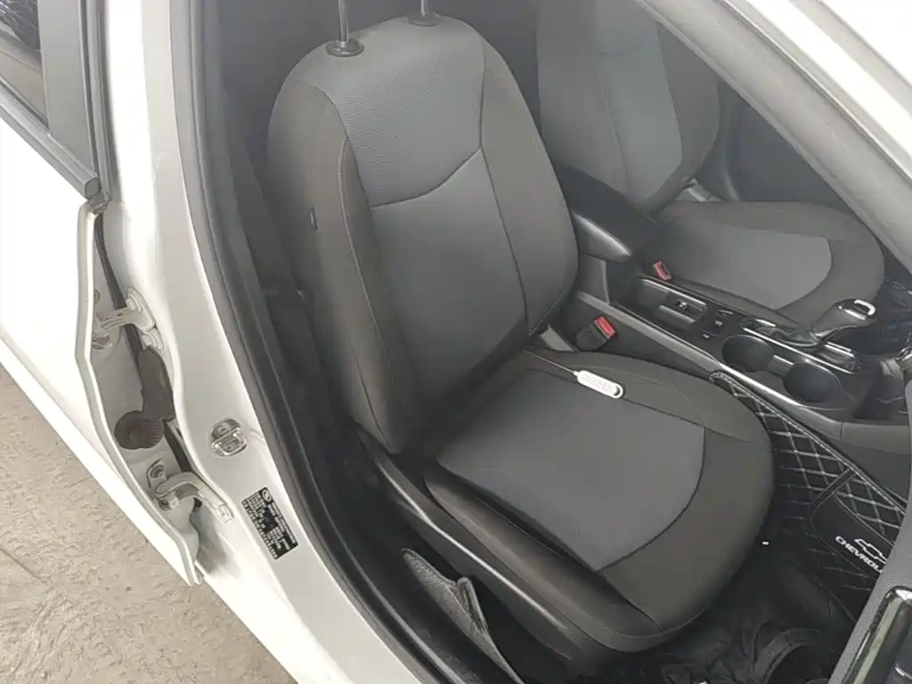 Chevrolet Cruze — миниатюра 25