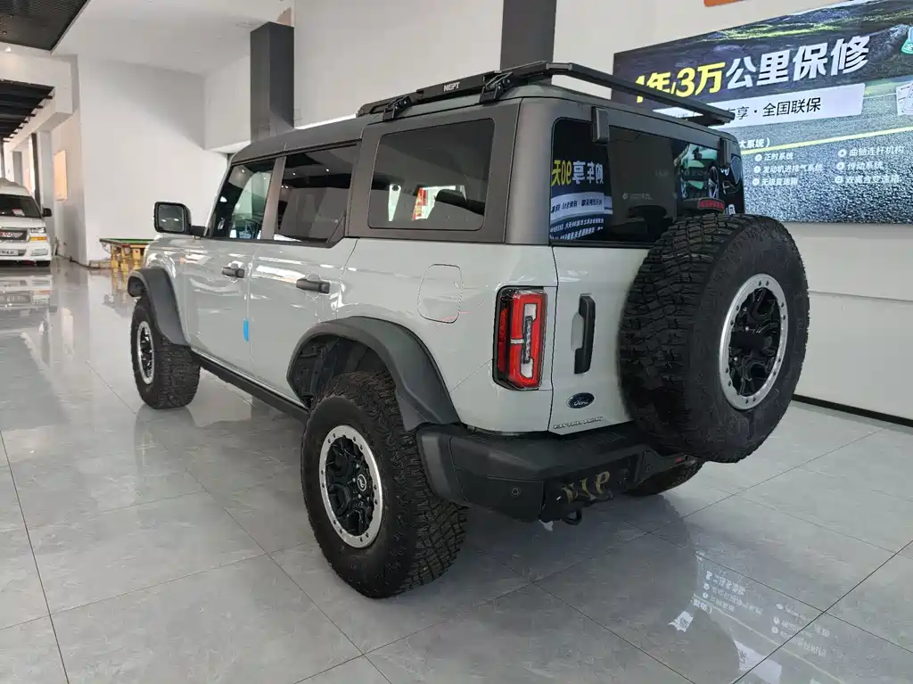 Ford Bronco — миниатюра 6