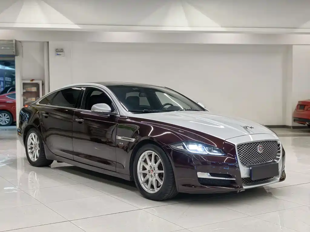 Jaguar XJ — миниатюра 3