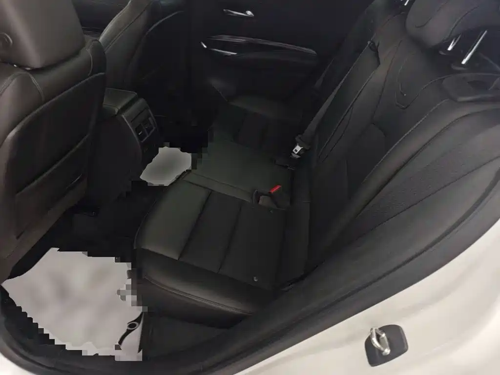 Cadillac XT4 — миниатюра 17