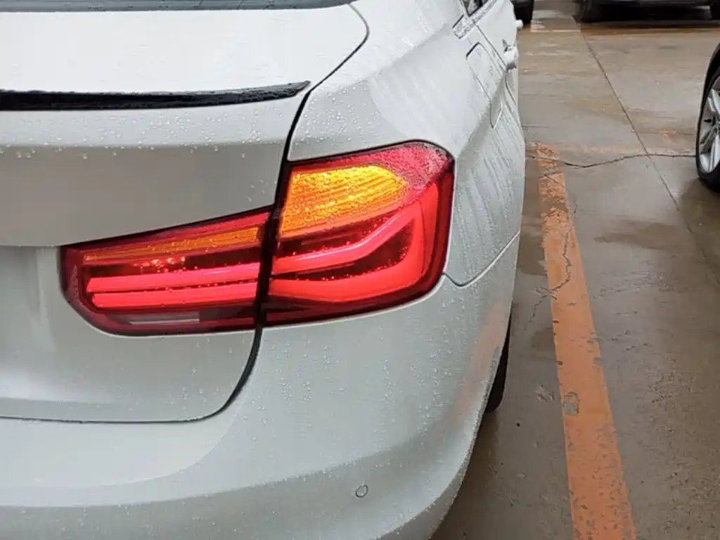 BMW 3 Series — миниатюра 8