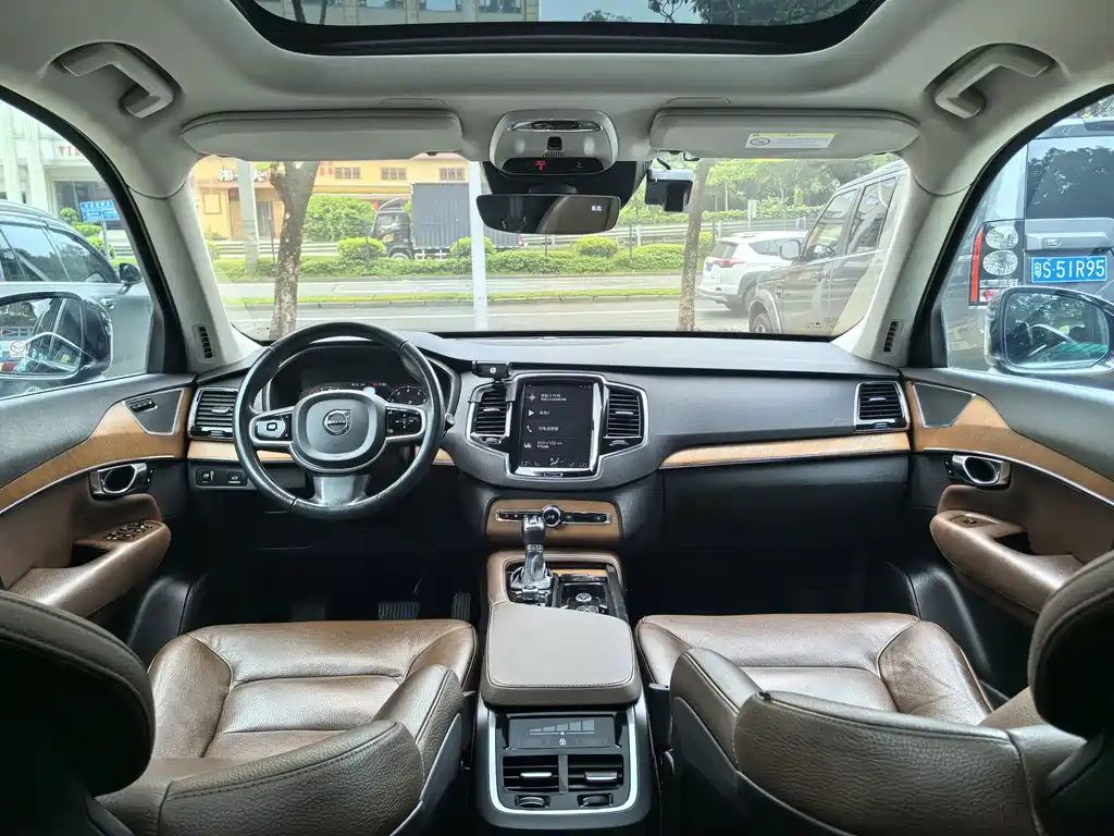 Volvo XC90 — миниатюра 8