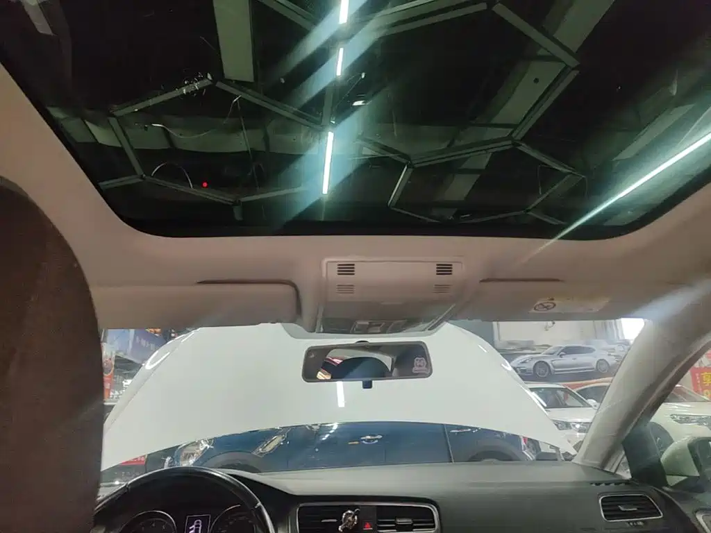 Volkswagen Golf — миниатюра 18