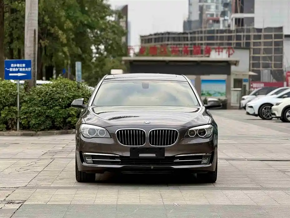 BMW 7 Series 7 2013 730Li Lead