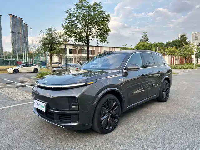 Li Auto L8