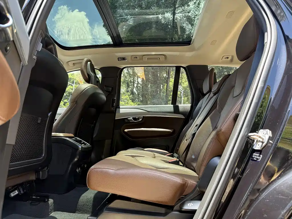 Volvo XC90 — миниатюра 6
