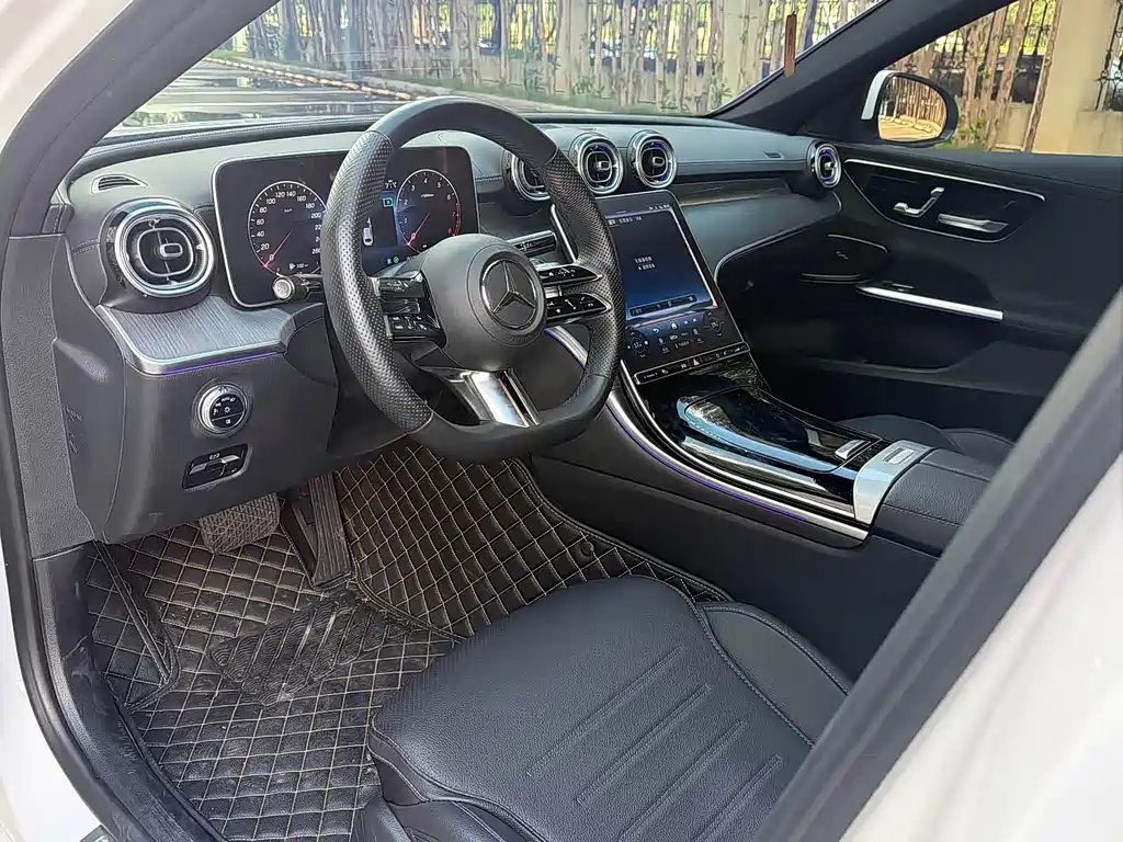 Mercedes-Benz C-Class — миниатюра 4