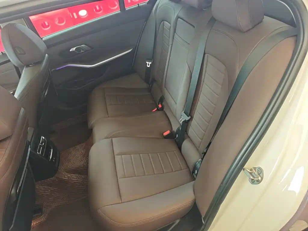 BMW 3 Series — миниатюра 17