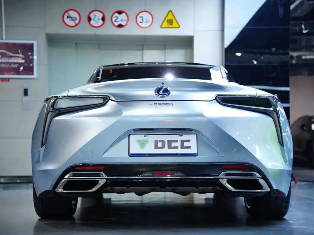 Lexus LC — миниатюра 26