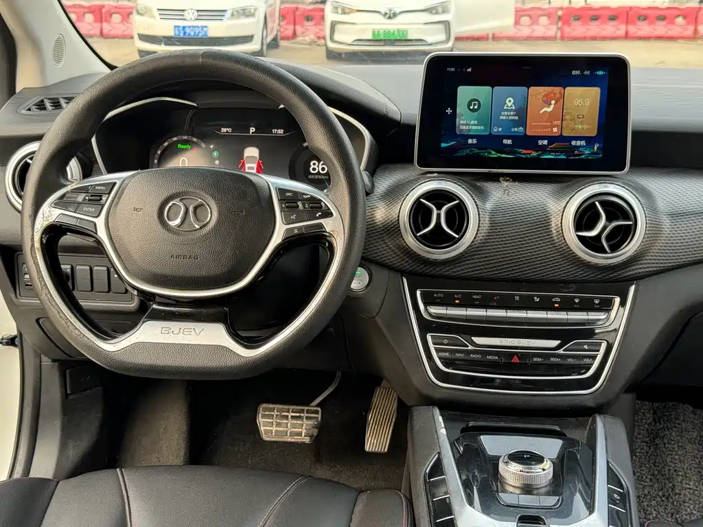 BAIC EU5 — миниатюра 5