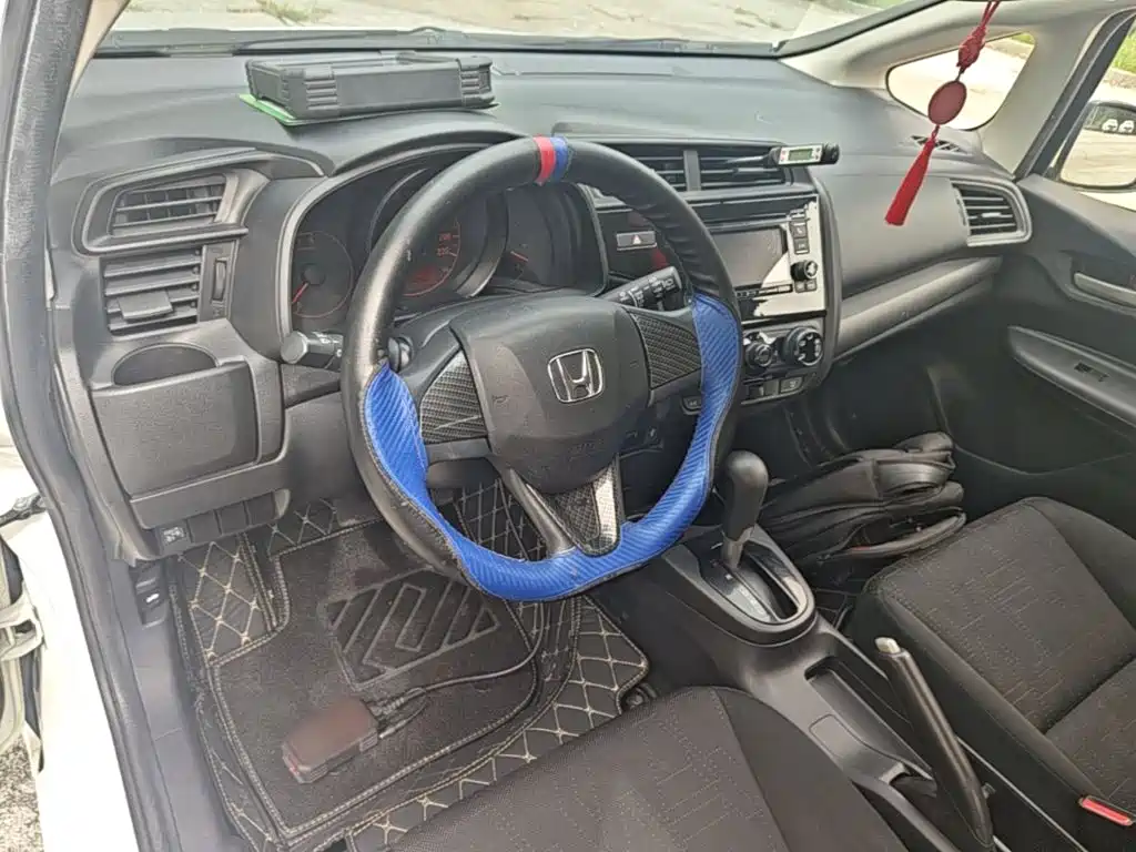 Honda Fit — миниатюра 10