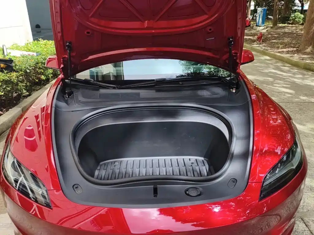 Tesla Model 3 — миниатюра 20