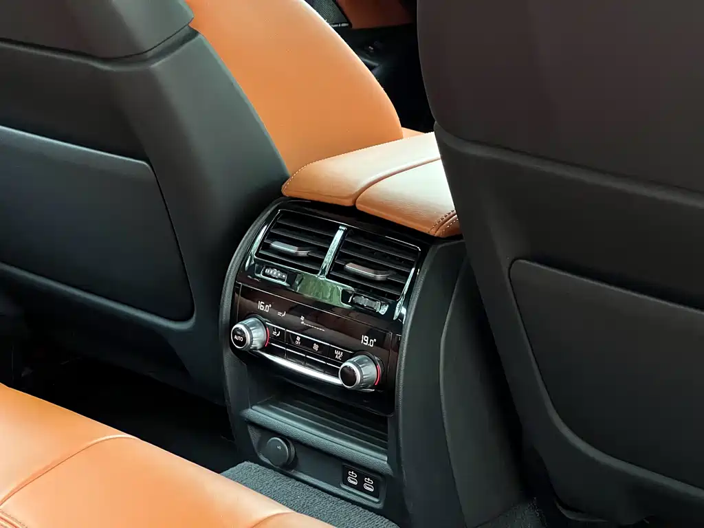 BMW M5 — миниатюра 18