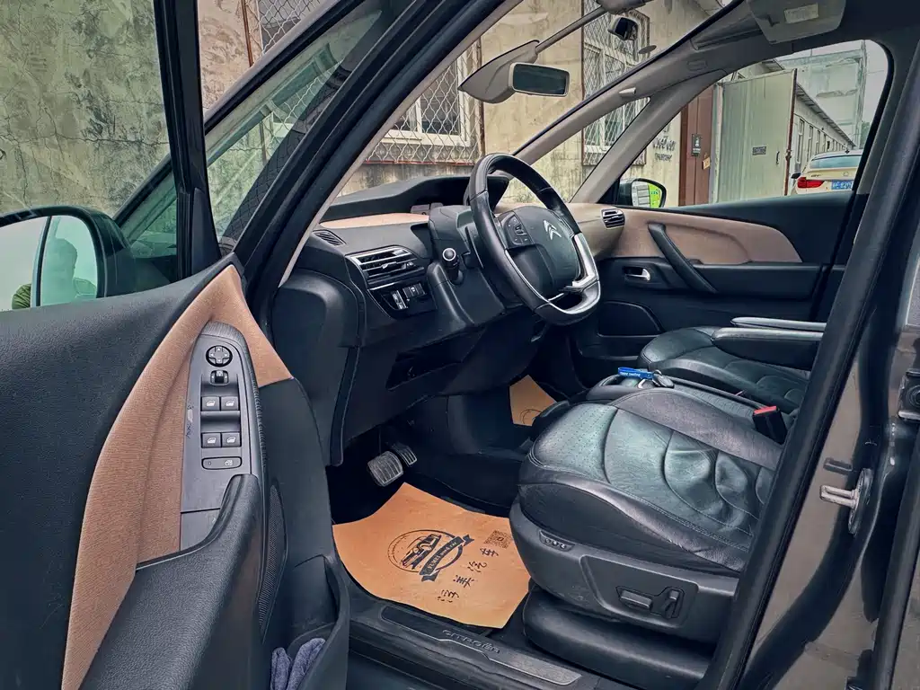 Citroen C4 Picasso — миниатюра 10
