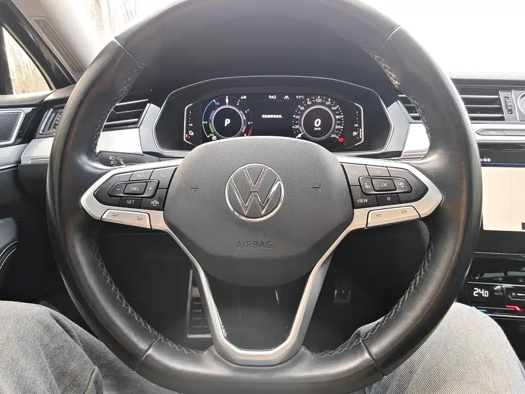 VOLKSWAGEN MAGOTAN GTE PLUG IN HYBRID