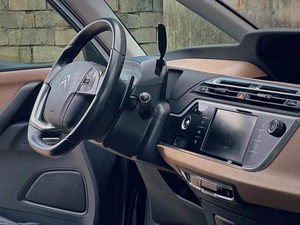 Citroen C4 Picasso — миниатюра 12