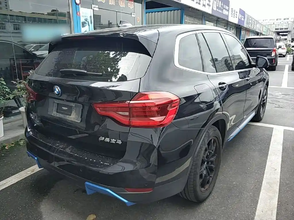BMW iX3 — миниатюра 7